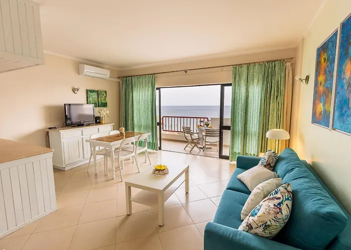 Beachfront 1 Bdr With Pool By Lovelystay 포티마오