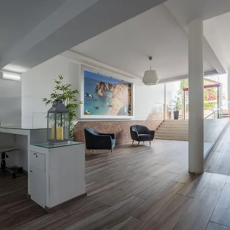 Beachfront 1 Bdr With Pool By Lovelystay * 포티마오