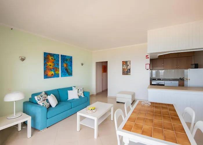 Beachfront 1 Bdr With Pool By Lovelystay * Portimão