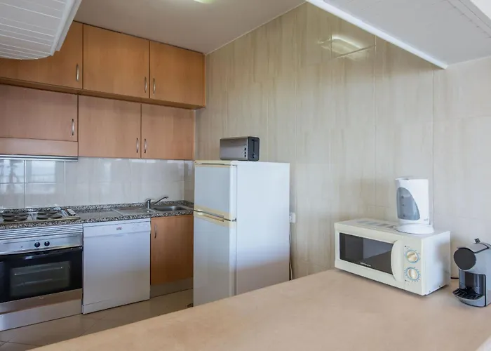 Beachfront 1 Bdr With Pool By Lovelystay * Portimão