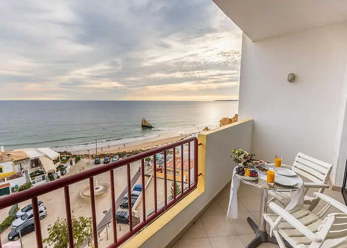 Apartamento Beachfront 1 Bdr With Pool By Lovelystay