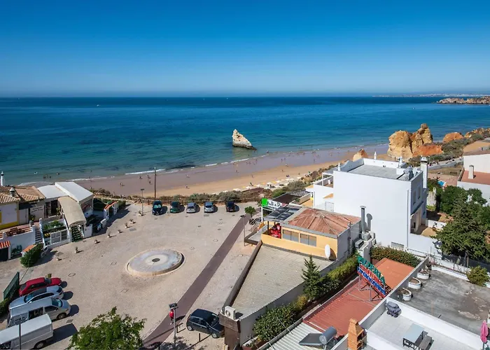 Beachfront 1 Bdr With Pool By Lovelystay Apartamento Portimão