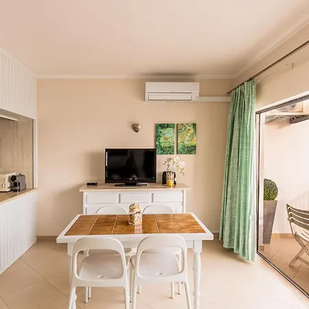 Beachfront 1 Bdr With Pool By Lovelystay Apartment Portimão