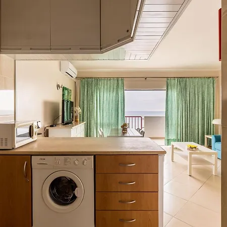 Beachfront 1 Bdr With Pool By Lovelystay Apartment *